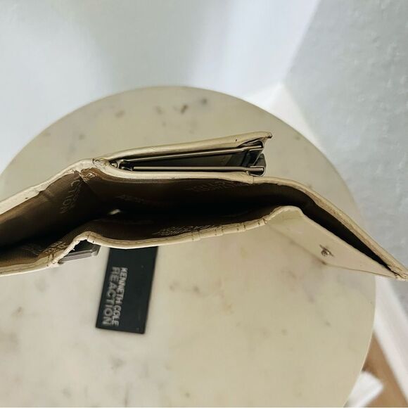 KENNETH COLE REACTION VINTAGE WALLET WITH SOLAR POWERED CALCULATOR, Ivory, NWT - Picture 7 of 16